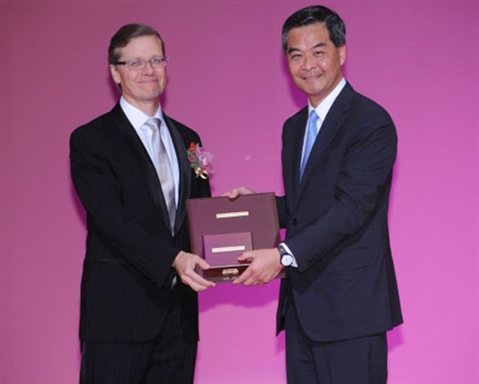 For more than two decades, according to the selection committee for the 2013 Shaw Prize in Mathematical Sciences, David Donoho of Stanford University has been a leading figure in mathematical statistics. Donoho, shown here (left) with Hong Kong Chief Executive C.Y. Leung, was cited by the committee for novel mathematical tools and ideas that have helped shape both the theoretical and applied sides of modern statistics. His work is characterized by the development of fast computational algorithms, together with rigorous mathematical analysis for a wide range of statistical and engineering problems. See page 3. Photo courtesy of David Donoho.