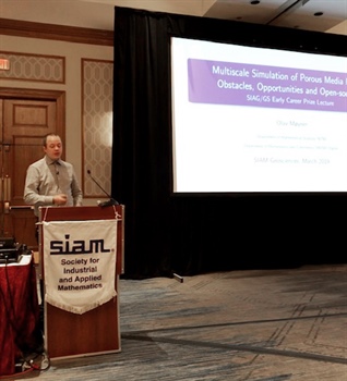 Olav Møyner gave his lecture, “Multiscale Simulation of Porous Media Flow: Obstacles, Opportunities and Open-source,” at GS19